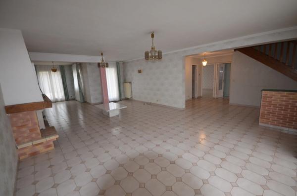 COULOMMIERS (77) à vendre maison individuelle de 6 pièces et sous-sol total