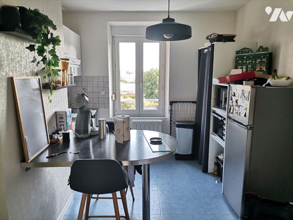 RENNES - Secteur Alphonse Guérin, Immeuble de 6 logements et 2 locaux commerciaux