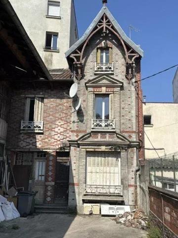 Vente                                                      Immeuble
                        
                     12 pièces                      205 m2                     à Villeneuve-Saint-Georges
