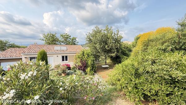 Maison de plain-pied à vendre - 4 pièces - 3 Chambres - Terrain plat 458m2 sur les hauteurs d'Apt