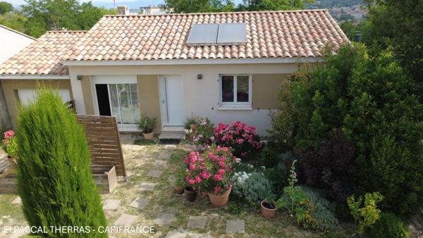 Maison de plain-pied à vendre - 4 pièces - 3 Chambres - Terrain plat 458m2 sur les hauteurs d'Apt
