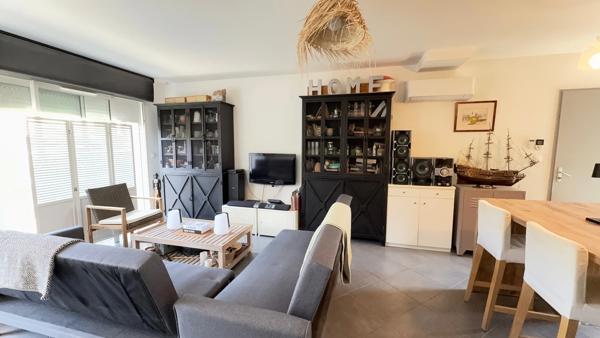 Maison de plain-pied à vendre - 4 pièces - 3 Chambres - Terrain plat 458m2 sur les hauteurs d'Apt