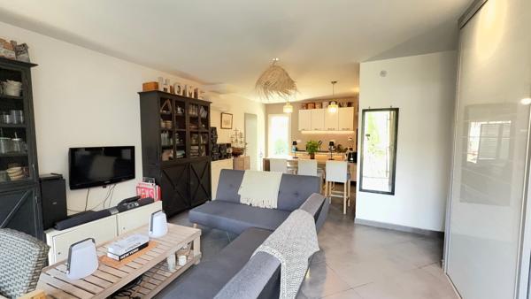 Maison de plain-pied à vendre - 4 pièces - 3 Chambres - Terrain plat 458m2 sur les hauteurs d'Apt