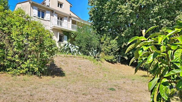 Maison à vendre Castillon La Bataille - 6 pièces, 154m² avec 4 chambre(s) à 172 000€ - AJP Immobilier Libourne