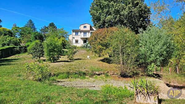 Maison à vendre Castillon La Bataille - 6 pièces, 154m² avec 4 chambre(s) à 172 000€ - AJP Immobilier Libourne