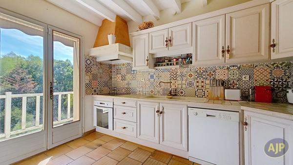 Maison à vendre Castillon La Bataille - 6 pièces, 154m² avec 4 chambre(s) à 172 000€ - AJP Immobilier Libourne