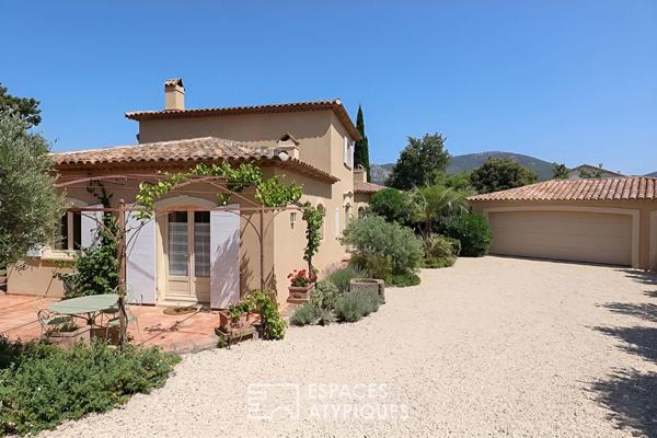 Maison d’architecte grand format, parc paysager piscine et annexes