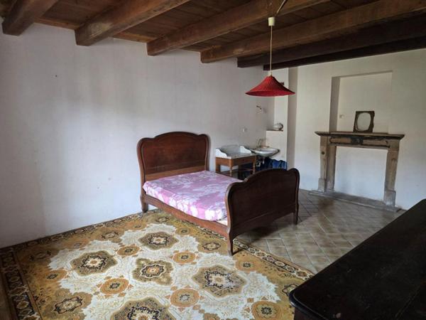 Ferme sur plus de 1600m² de terrain plat