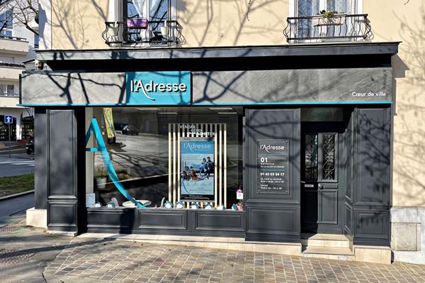 Appartement Rez-de-jardin 2 pièces avec jardin terrasse, jardin privatif et box