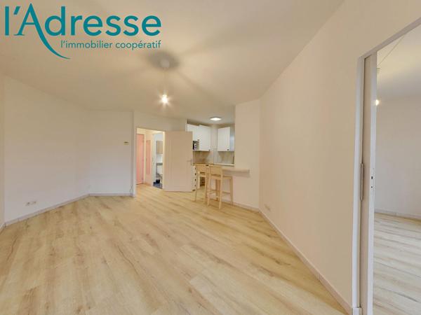 Appartement Rez-de-jardin 2 pièces avec jardin terrasse, jardin privatif et box