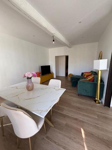 NOUVEAU Appartement Hyeres 4 pièce(s) 85 m2