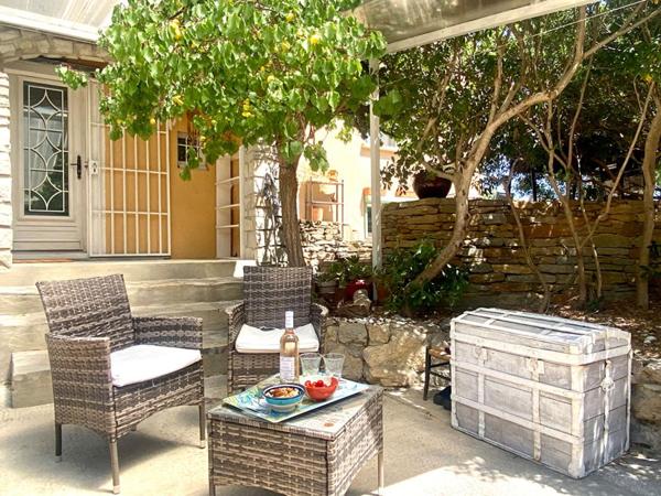Maison La Cadiere D Azur 3 pièce(s) 90 m2 avec dépendance
