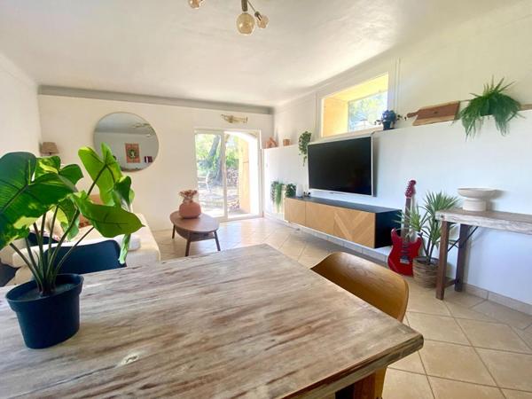 Maison La Cadiere D Azur 3 pièce(s) 90 m2 avec dépendance