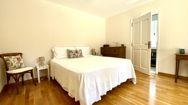 Uzès région, vue panoramique, magnifique Bastide de 400 m², spacieuse et accueillante, style et confort contem Uzès (30700)