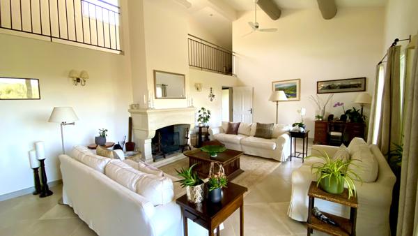 Uzès région, vue panoramique, magnifique Bastide de 400 m², spacieuse et accueillante, style et confort contem Uzès (30700)