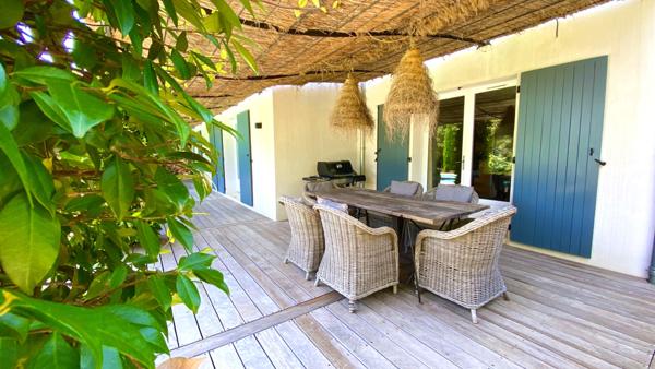 Uzès région, vue panoramique, magnifique Bastide de 400 m², spacieuse et accueillante, style et confort contem Uzès (30700)