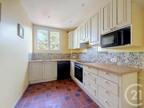 Appartement F5 à vendre  5 pièces - 84,90 m 2   CHATOU  - 78