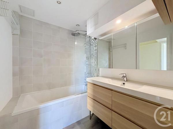 Appartement F5 à vendre  5 pièces - 84,90 m 2   CHATOU  - 78