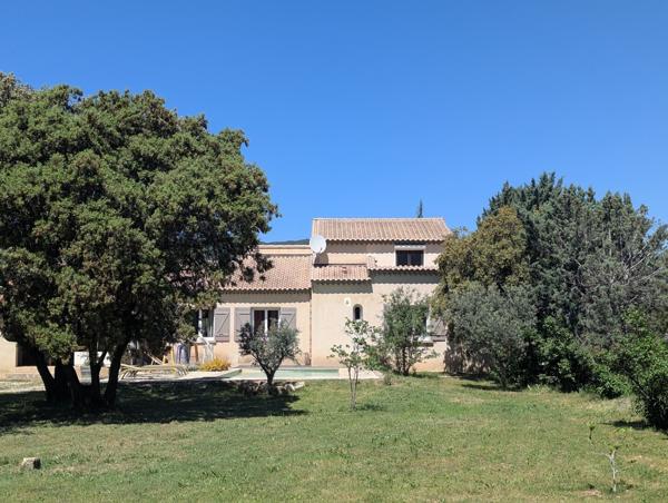 Belle villa 4 chambres, bureau, garage, piscine