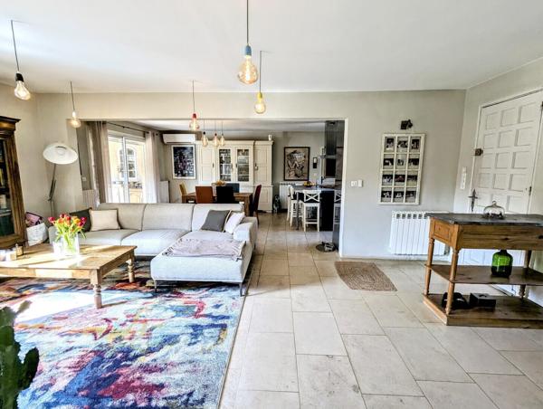 Belle villa 4 chambres, bureau, garage, piscine