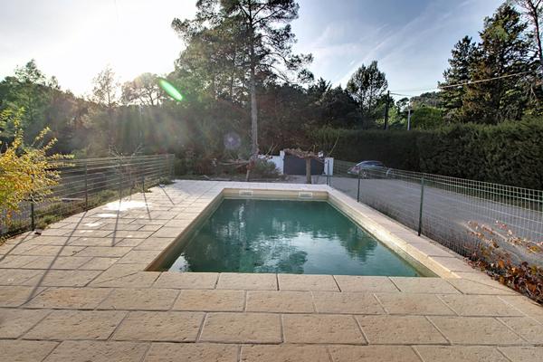 EXCLUSIVITÉ - Maison à Lorgues T4 sur 2145 m² de terrain avec une belle piscine et garage
