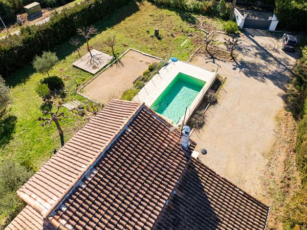 EXCLUSIVITÉ - Maison à Lorgues T4 sur 2145 m² de terrain avec une belle piscine et garage