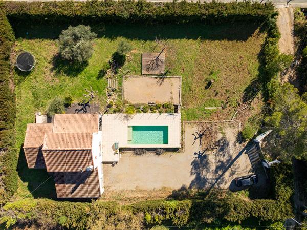 EXCLUSIVITÉ - Maison à Lorgues T4 sur 2145 m² de terrain avec une belle piscine et garage