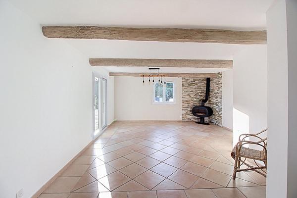 EXCLUSIVITÉ - Maison à Lorgues T4 sur 2145 m² de terrain avec une belle piscine et garage