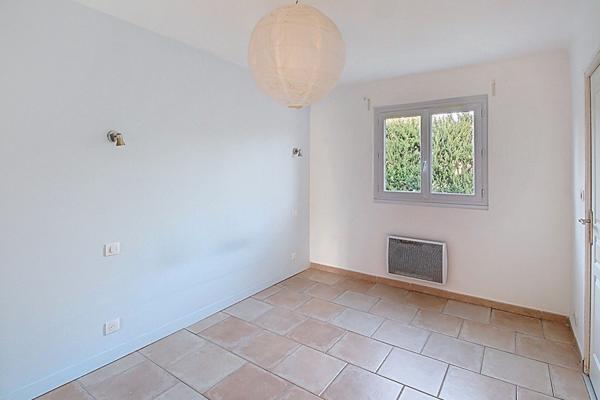 EXCLUSIVITÉ - Maison à Lorgues T4 sur 2145 m² de terrain avec une belle piscine et garage