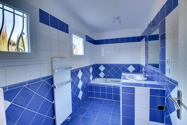 EXCLUSIVITÉ - Maison à Lorgues T4 sur 2145 m² de terrain avec une belle piscine et garage