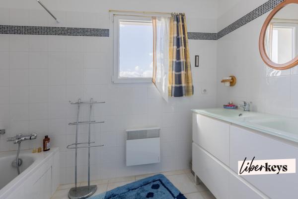 LÉZIGNAN-CORBIÈRES : Magnifique maison de 120m2 avec garage et cellier