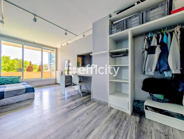 Appartement
         4 pièces
        - 100 m² Exclusivité 265 000 € *