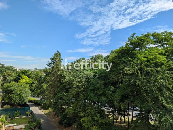 Appartement
         4 pièces
        - 100 m² Exclusivité 265 000 € *
