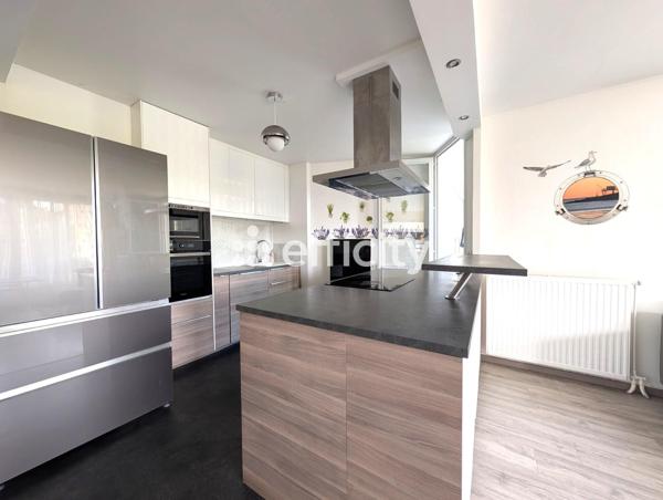 Appartement
         4 pièces
        - 100 m² Exclusivité 265 000 € *