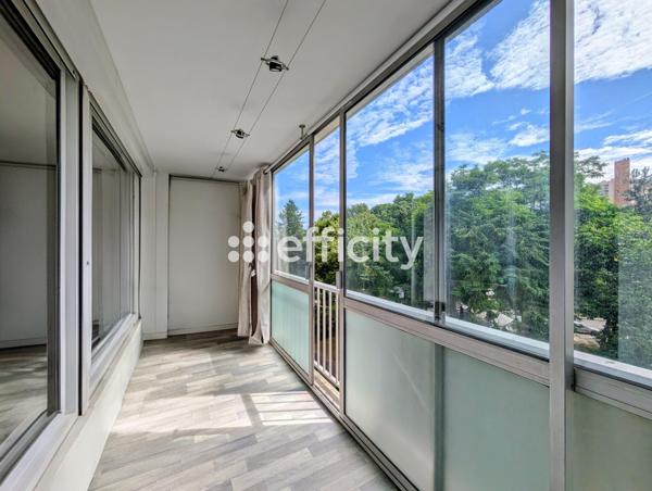 Appartement
         4 pièces
        - 100 m² Exclusivité 265 000 € *