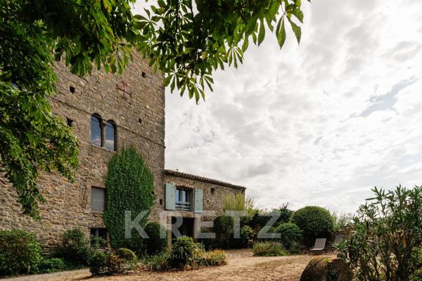 Propriété de luxe avec donjon classé et potentiel unique proche Carcassonne