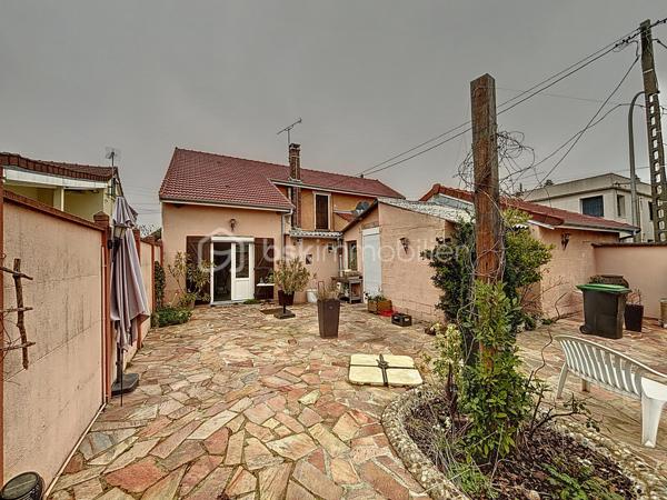 Local d activites de 200 m²