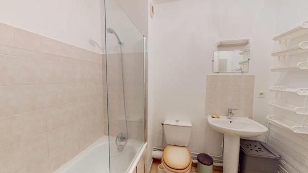 Location                                                      Appartement
                        
                     1 pièces                      29 m2                     à Chartres