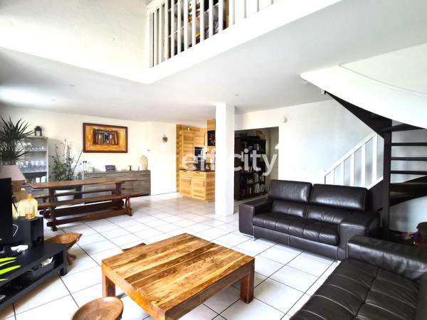 Maison 5 pièces - 104 m² Exclusivité efficity