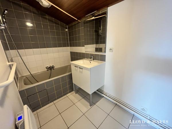 Bordeaux St-Nicolas - Duplex rénové dernier étage avec box