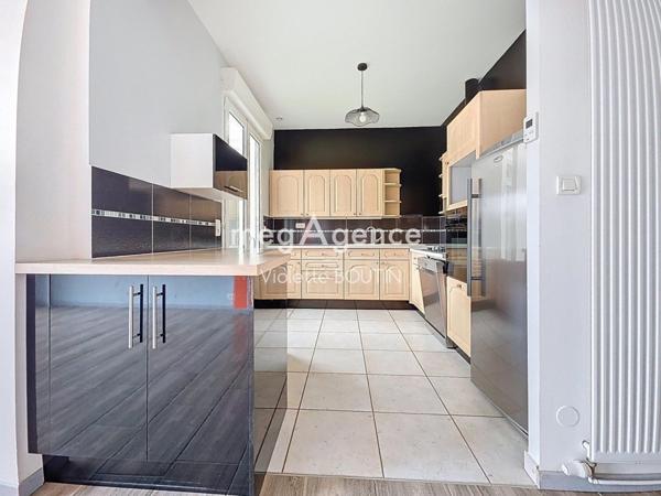 Maison à VILLEDIEU-LA-BLOUERE, 49450 - 5 pièces 120m²