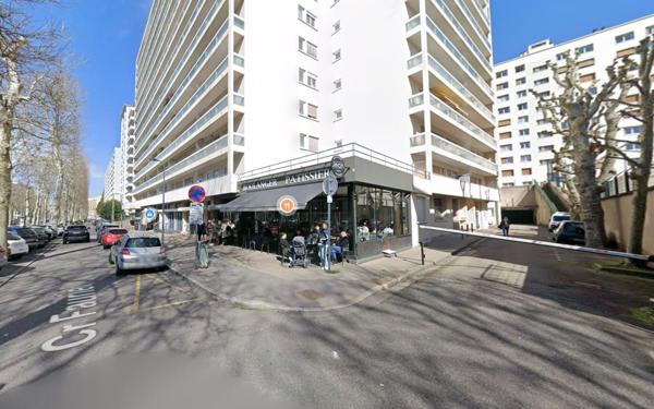 Stationnement à louer    13 m2 Saint-Étienne