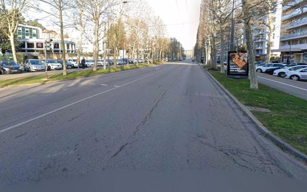 Stationnement à louer    13 m2 Saint-Étienne