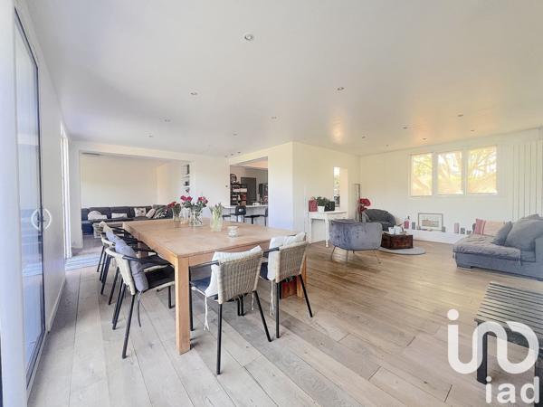 Maison à vendre 8 pièces 214 m² Lésigny