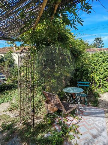 Maison 3 chambre(s) à vendre - Saintes, Charente-Maritime - 17