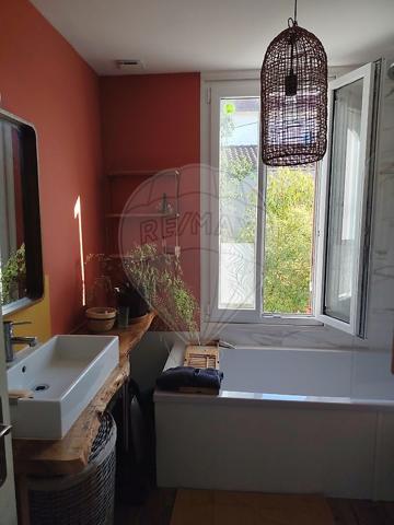 Maison 3 chambre(s) à vendre - Saintes, Charente-Maritime - 17