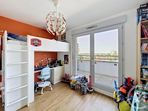 Appartement F4 à vendre  4 pièces - 86,62 m 2   NOISY LE GRAND  - 93