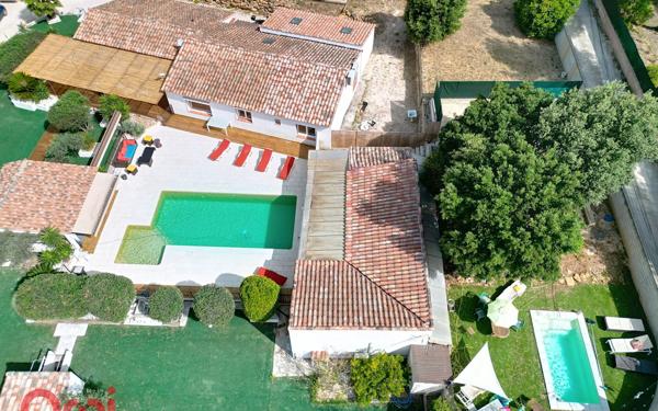 Maison à vendre    7 pièces •  La Cadière-d'Azur