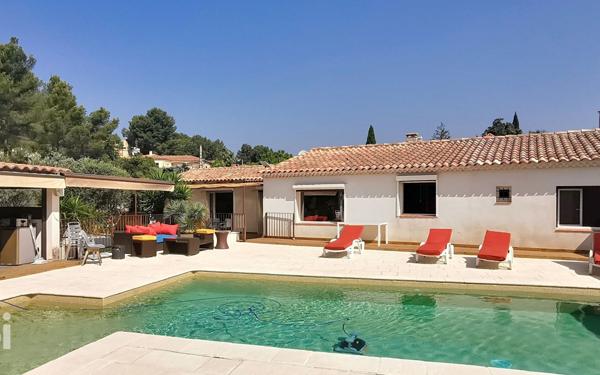 Maison à vendre    7 pièces •  La Cadière-d'Azur