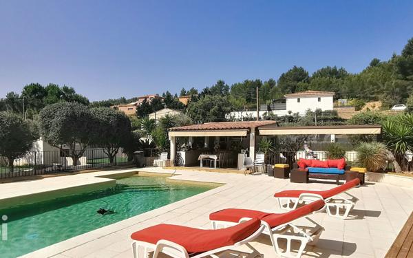 Maison à vendre    7 pièces •  La Cadière-d'Azur